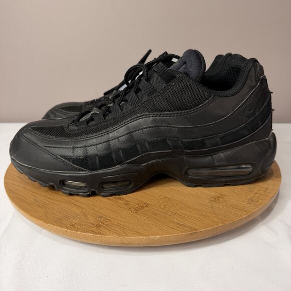 Nike Air Max 95 Triple Black Essential Men’s Size 11 Shoes Sneakers CI3705-001 main image 4